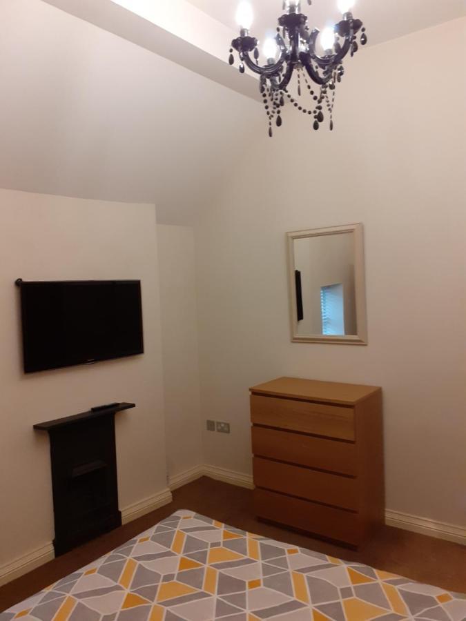 Modern 2Nd Floor 1 Bed Apartment In The Heart Of ลันดิดโน ภายนอก รูปภาพ