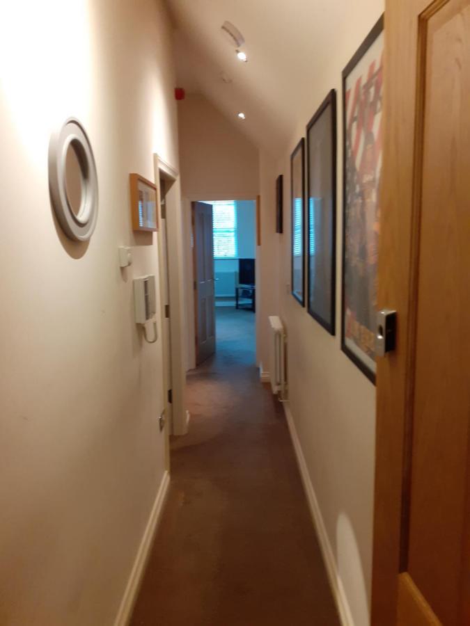 Modern 2Nd Floor 1 Bed Apartment In The Heart Of ลันดิดโน ภายนอก รูปภาพ